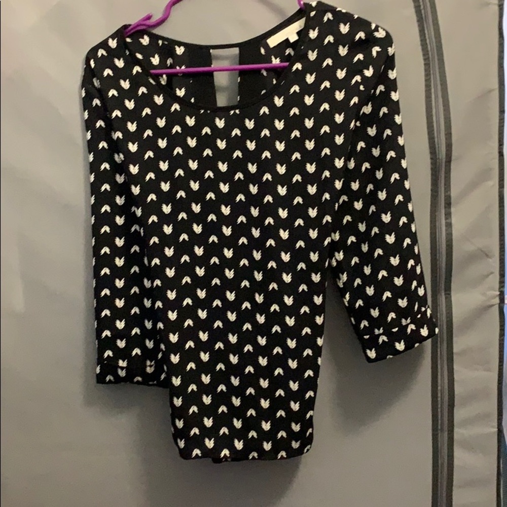 Arrow Blouse with three quarter sleeve